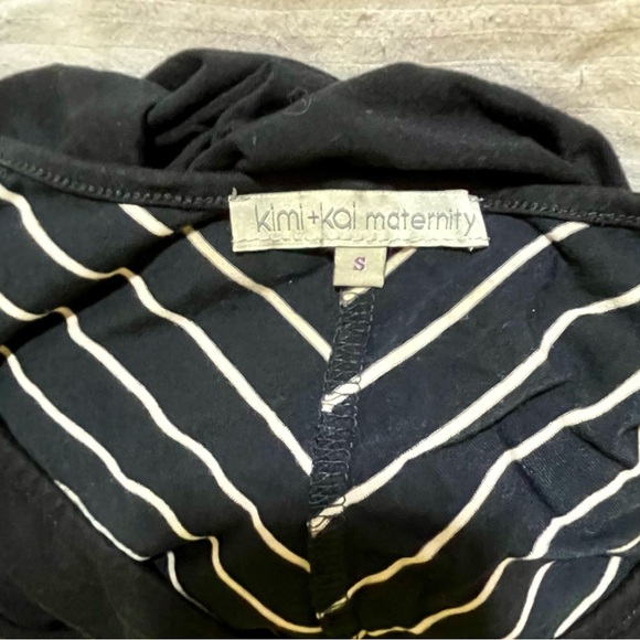 Kimi + Kai Black and White Striped Maternity Top Small - Picture 2 of 3